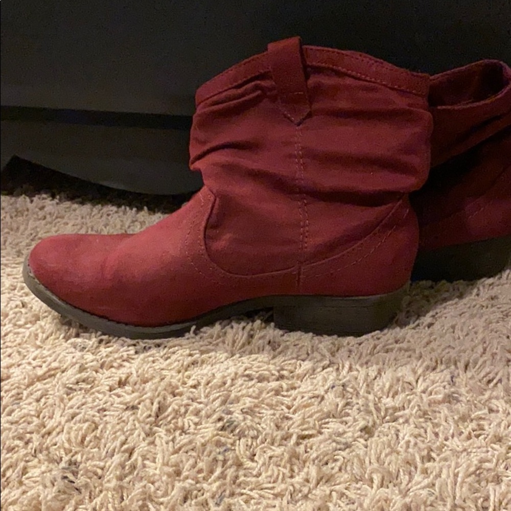 Maroon 8 1/2 booties